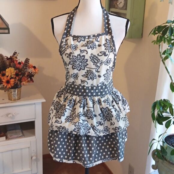 Melissa Anne Designs Apron - Picture 1 of 8